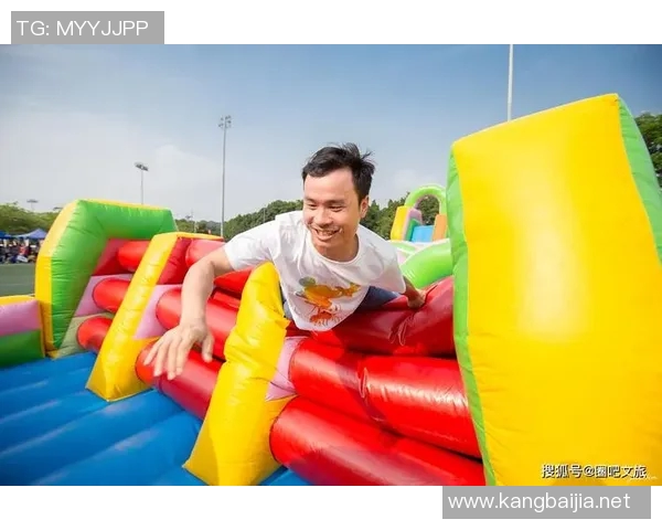 以足球巨星长挂画点亮热血青春激发运动梦想空间